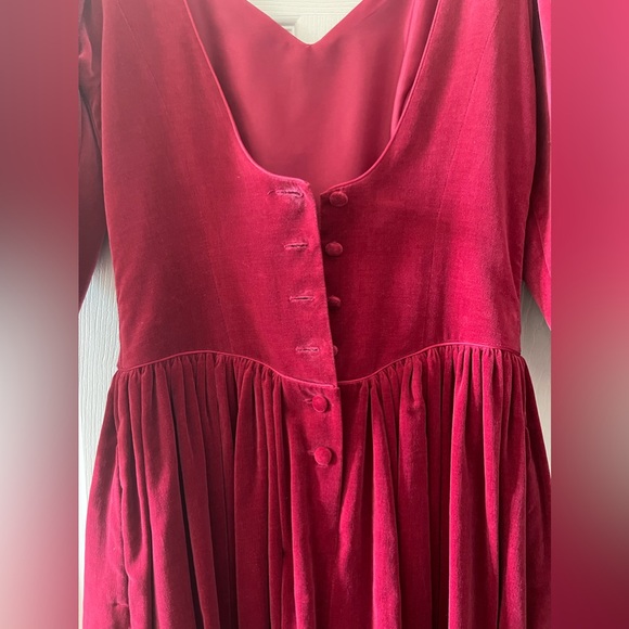 Laura Ashley Dresses & Skirts - ♥️♥️💖Vintage Laura Ashley Beautiful Magenta Velvet Dress with Pockets